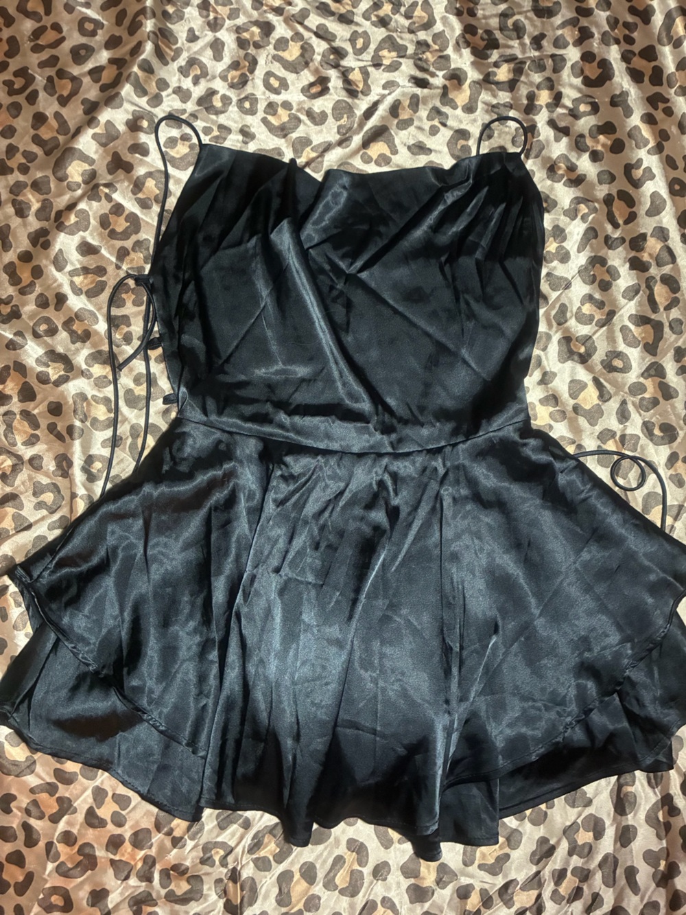 ⭒ beautiful tie up satin mini dress with shorts